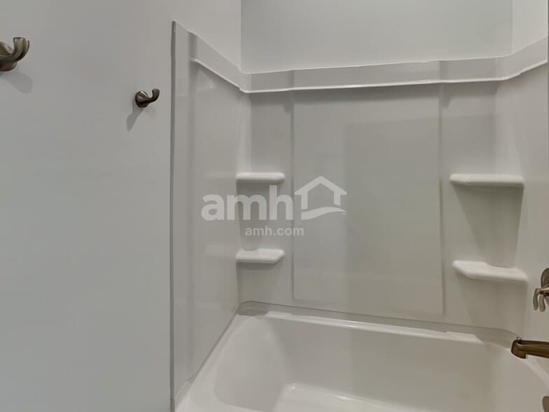 Building Photo - 9088 Henley Ave