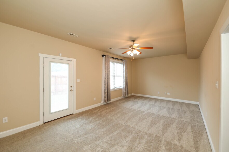 Building Photo - 328 Marquette Ct