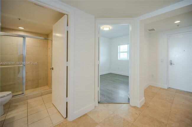 Building Photo - 15051 Royal Oaks Ln