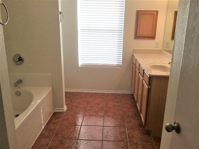 Building Photo - 4840 Eagle Trace Dr