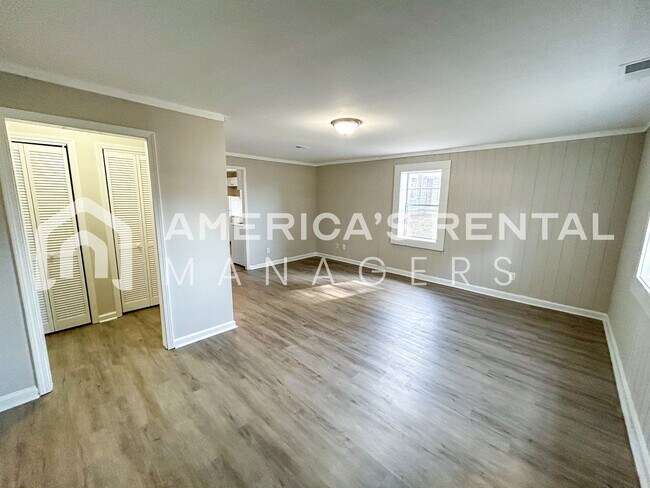 Building Photo - MOVE IN SPECIAL!!! - Home for rent in Adamsville! - Sign a lease by 4/30 to get ONE MONTH FREE!!!