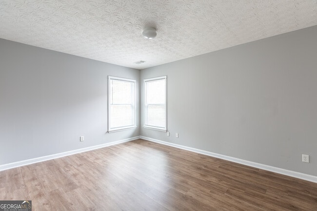 Building Photo - 3290 Cooper Woods Dr