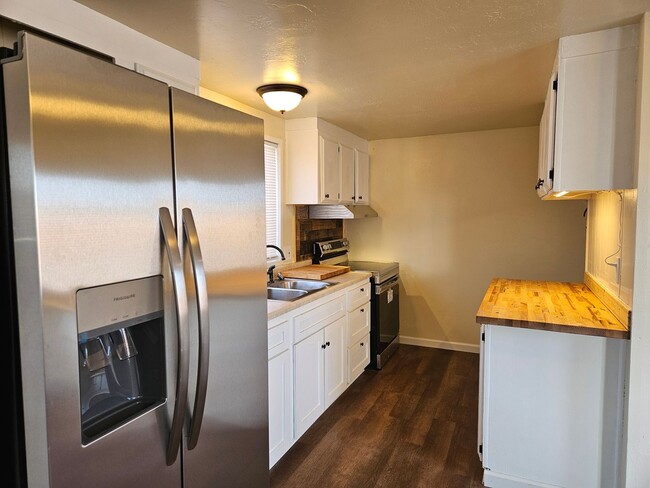 Building Photo - Fully Remodeled 3 bed/2 Bath single wide 1...