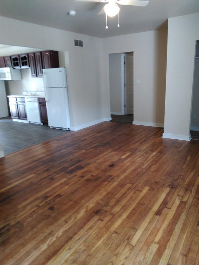 Building Photo - 701 S James St