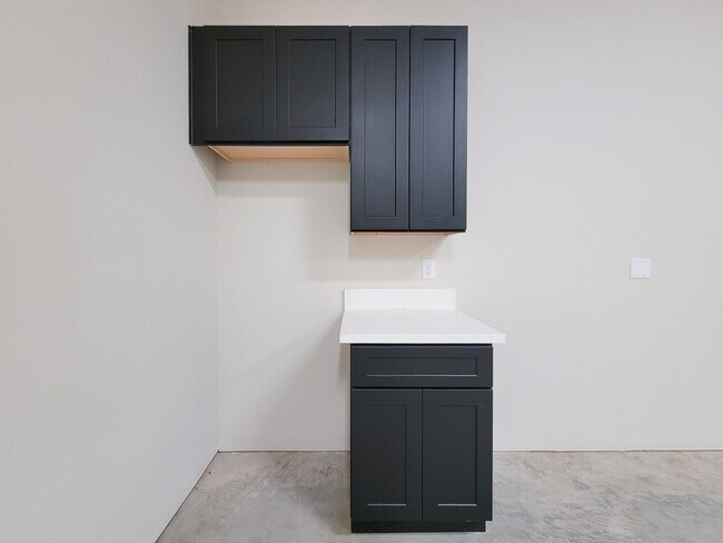 Building Photo - 5613 Leonard St