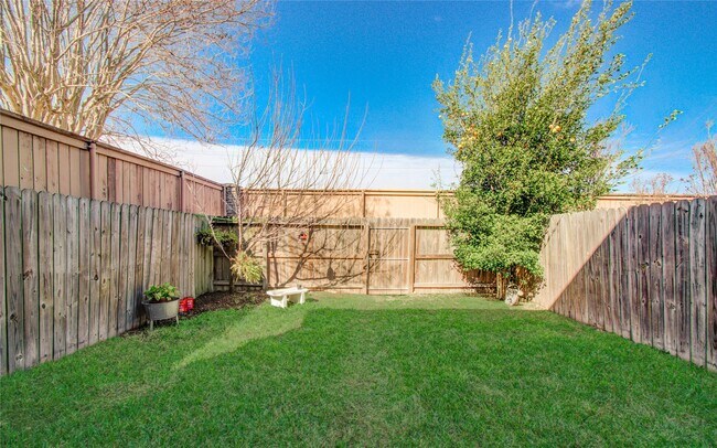 Building Photo - 15814 Whiteglade Ln