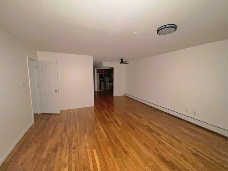 Living room - 146-41 228th St