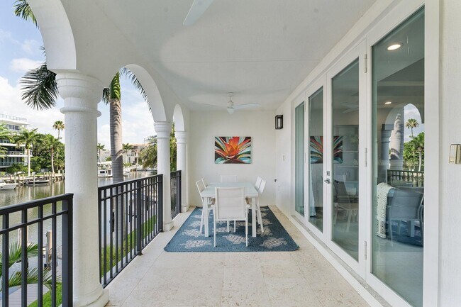 Building Photo - 57 Isle of Venice Dr