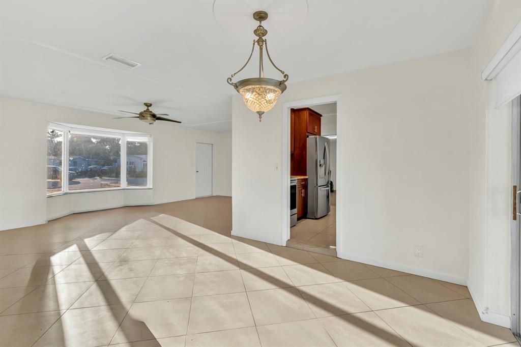 Building Photo - 290 NW 65th Ave