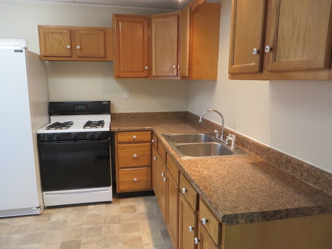 Building Photo - 5 Bedroom Home in the very core of Downtown (West Central, Downtown)