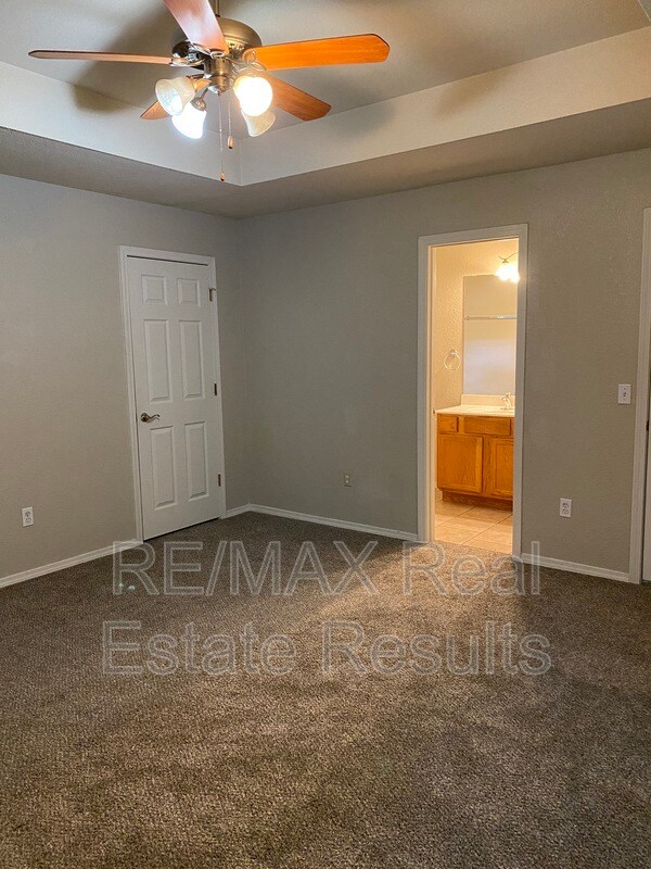Building Photo - 5 Dolphin Ln