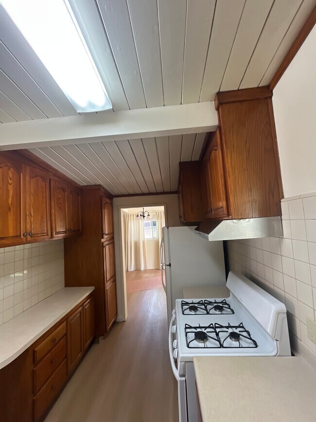 Building Photo - 8039 Cantaloupe Ave