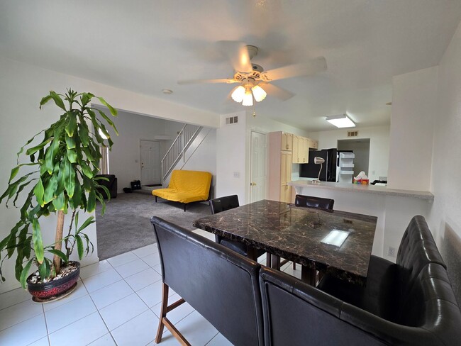 Building Photo - Fabulous 2-Bedroom partially furnished tow...