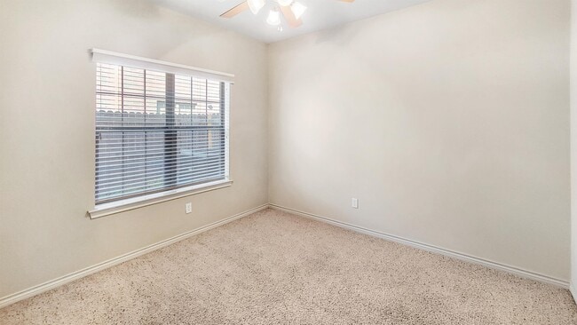 Building Photo - 168 Forest Dr