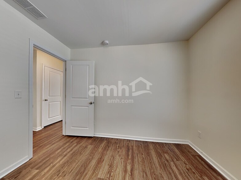 Building Photo - 129 Orion Way