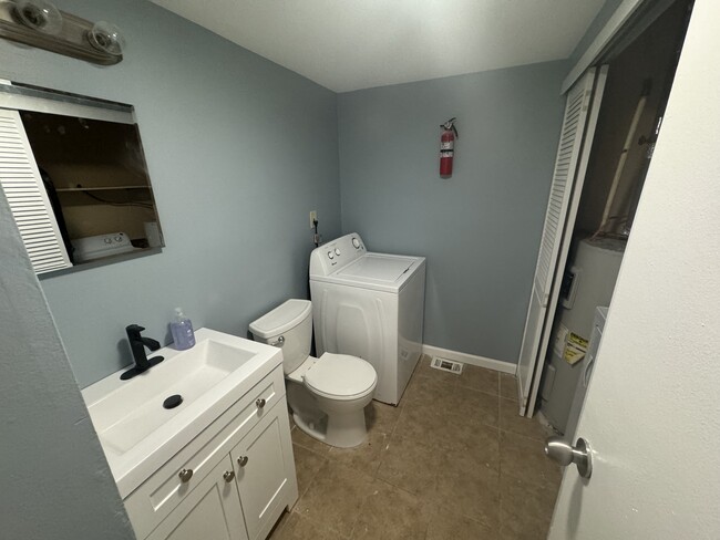 Half Bath - 1912 Ironwood Ln