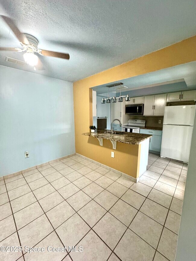 Building Photo - 624 Ridge Club Dr