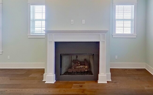 Building Photo - 465 Karcher Ave