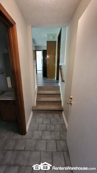 Building Photo - 2532 Mistletoe Ln SW