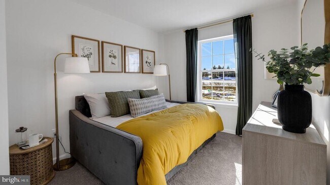 Building Photo - 8214 Alexander Court