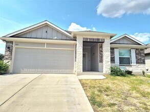 Building Photo - 501 Elm Crk Dr