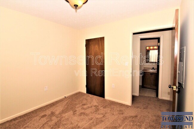 Building Photo - 2712 Helaman Ct