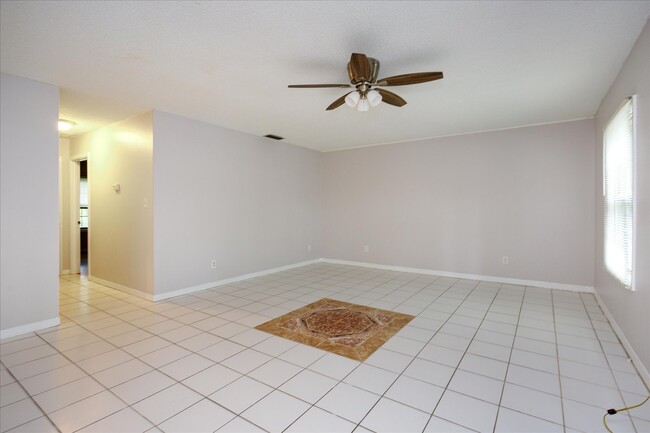 Building Photo - 614 Georgetown Dr