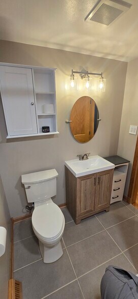 Building Photo - 5155 S Mobile Ave