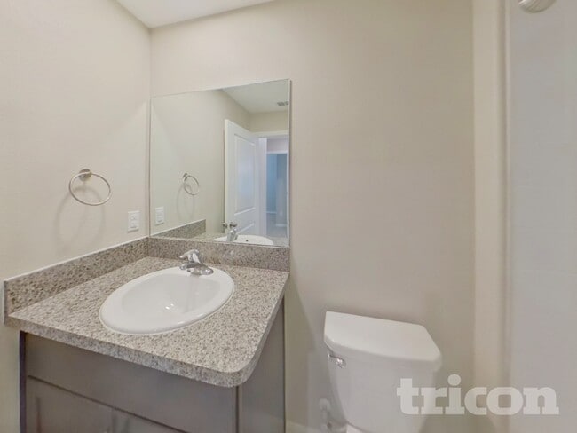 Building Photo - 5206 White Chicory Dr