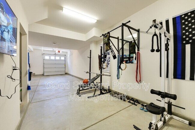 Building Photo - 9608 Nova Pl