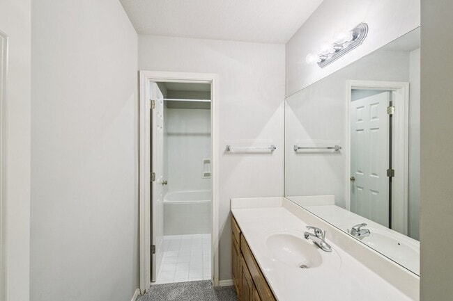 Building Photo - Spacious 4 Bedroom + Bonus Room