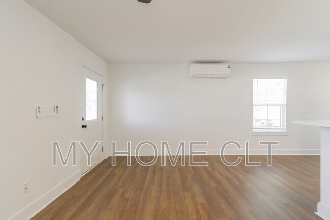 Building Photo - 404 Kirby Dr