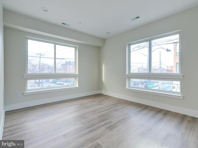 Building Photo - 630 Moyer St