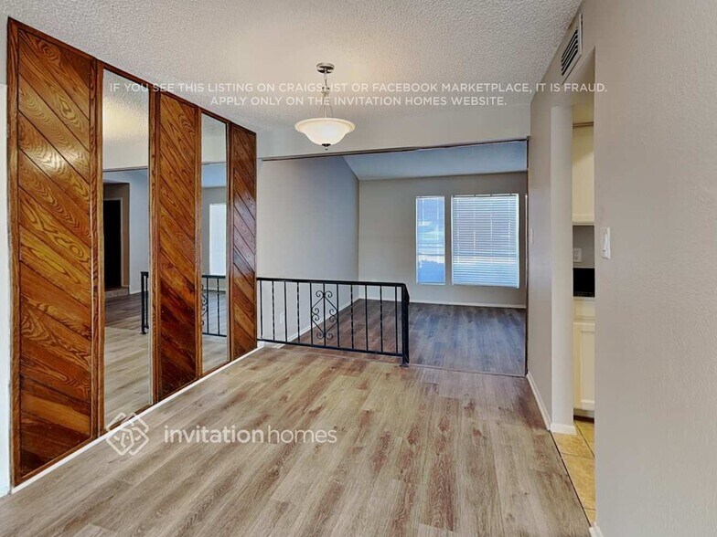 Building Photo - 4507 W Gardenia Ave