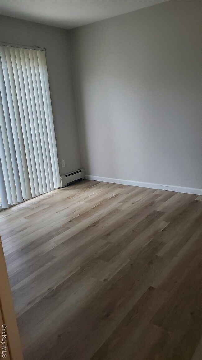 Building Photo - 460 Old Town Rd