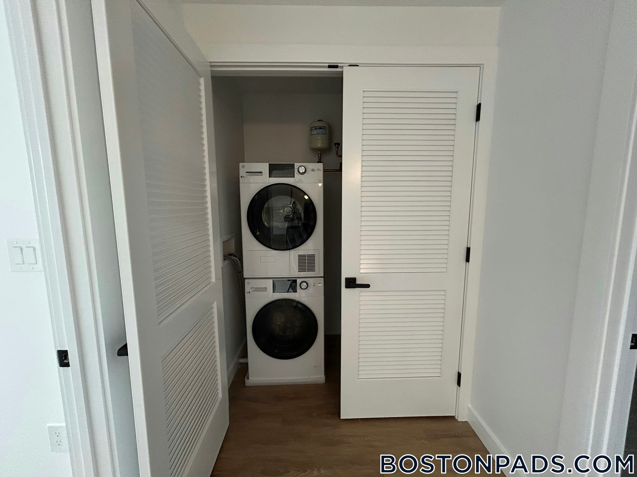 Building Photo - 199 Gardner St