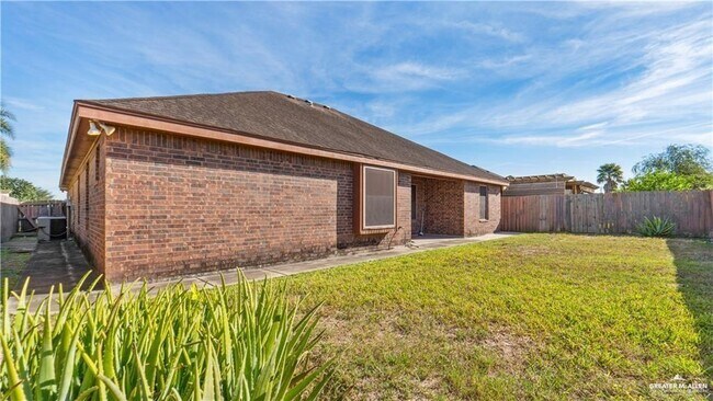 Building Photo - 25 Quail Dr