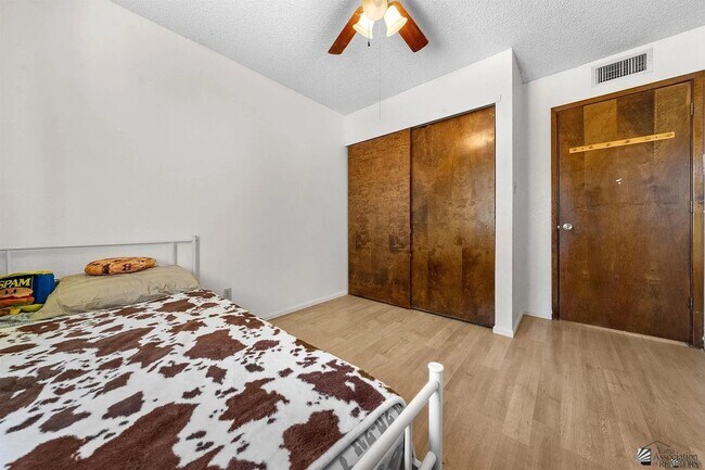 Building Photo - 3431 E Cecelia Ln