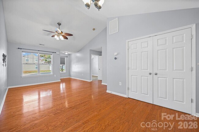 Building Photo - 2052 Shady Pond Dr
