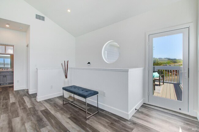 Building Photo - 625 CA-1
