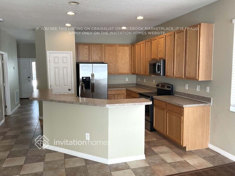 Building Photo - 11250 Creek Haven Dr