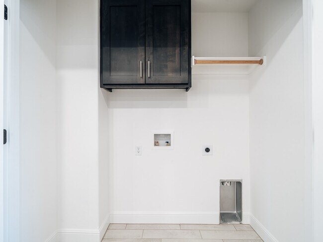 Building Photo - 2161 Wildflower Dr