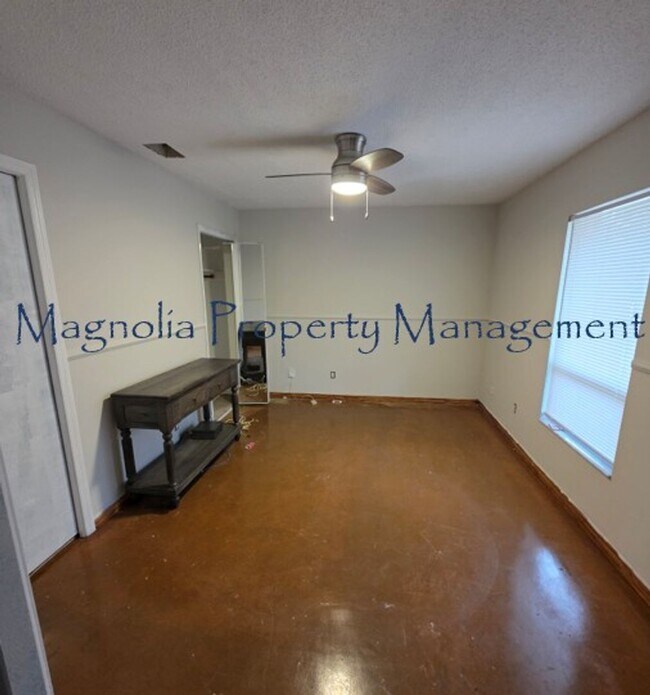 Building Photo - Bear Lake, Apopka (Seminole)