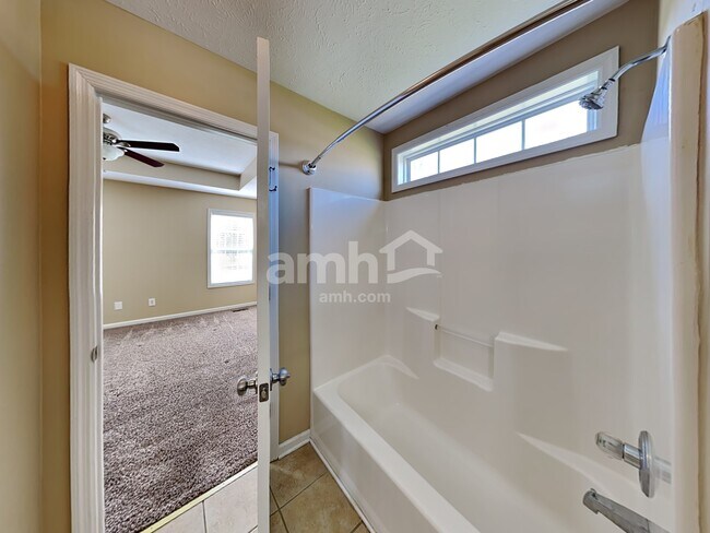 Building Photo - 115 Crenshaw Dr