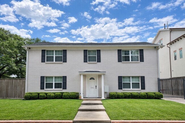 Building Photo - 2126 Banks St