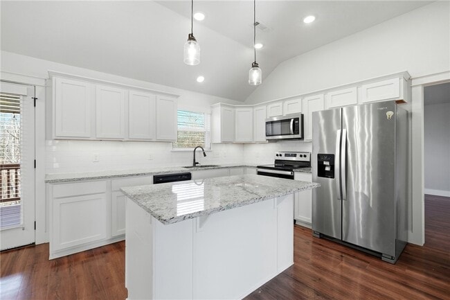 Building Photo - 14 Drew Ln