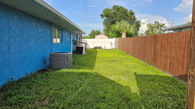 Building Photo - 3 Bedroom Pool Home in North Port  - MOVE ...