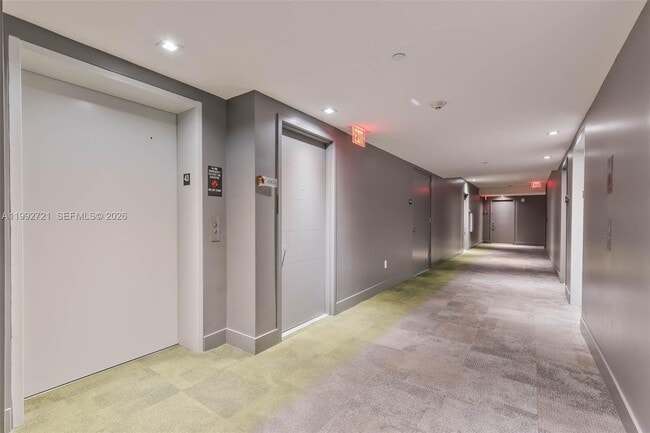 Building Photo - 1010 Brickell Ave