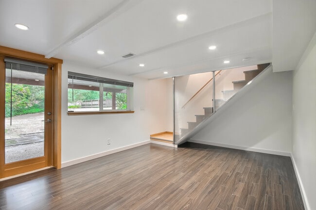 Building Photo - 4020 156th Ave SE