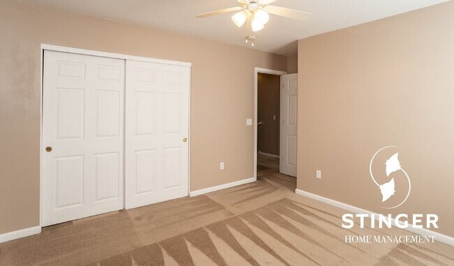 Building Photo - 82 Shadow Moss Dr